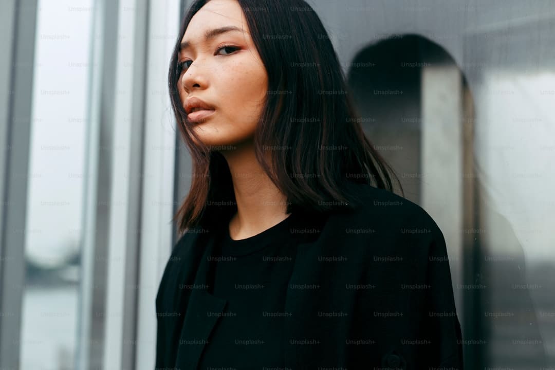 赵丽颖离婚后工作怎么逆袭？从艺人到本钱方的富丽回身